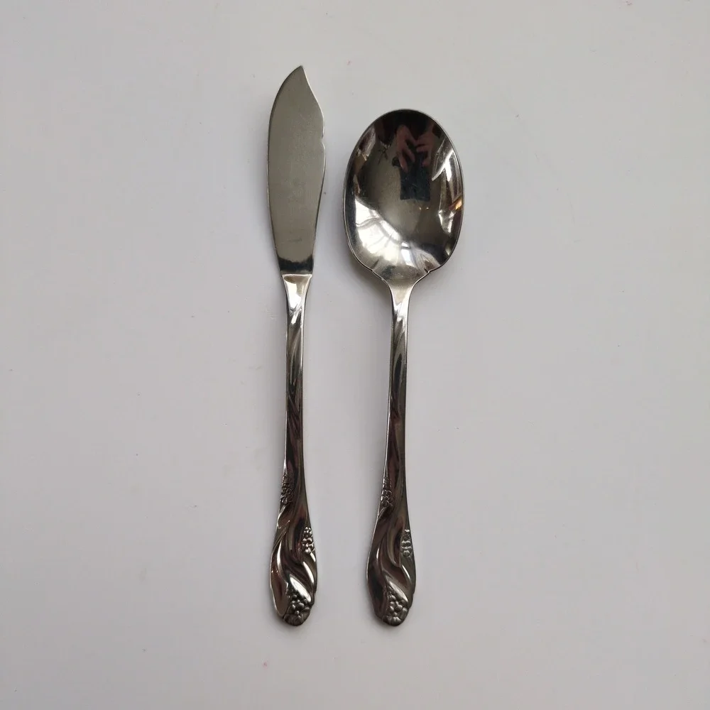 Vtg Oneida LORILEI Butter Knife & Sugar Spoon Stainless Floral Flatware Lorelei